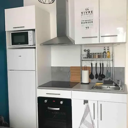 Apartment Au Repos De La Croix Rouge - Et Equipes - Proche Gare Châtellerault