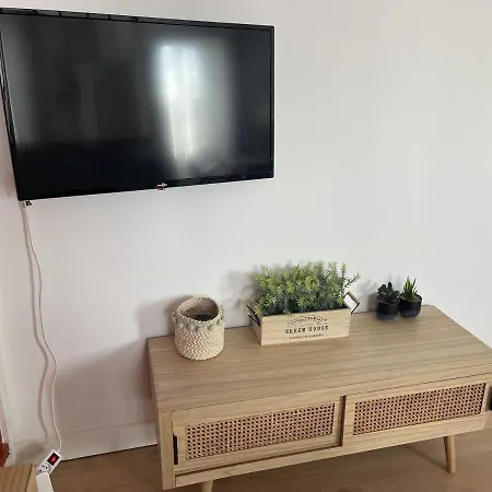 Au Repos De La Croix Rouge - Et Equipes - Proche Gare