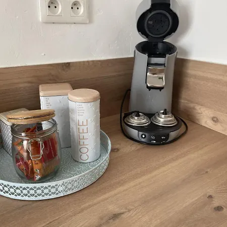 Au Repos De La Croix Rouge - Et Equipes - Proche Gare Châtellerault