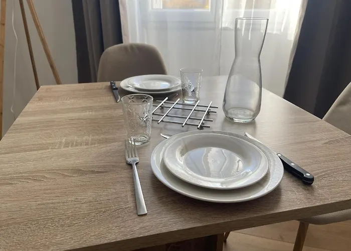 Au Repos De La Croix Rouge - Et équipés - Proche Gare Châtellerault