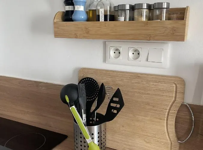 Au Repos De La Croix Rouge - Et équipés - Proche Gare *