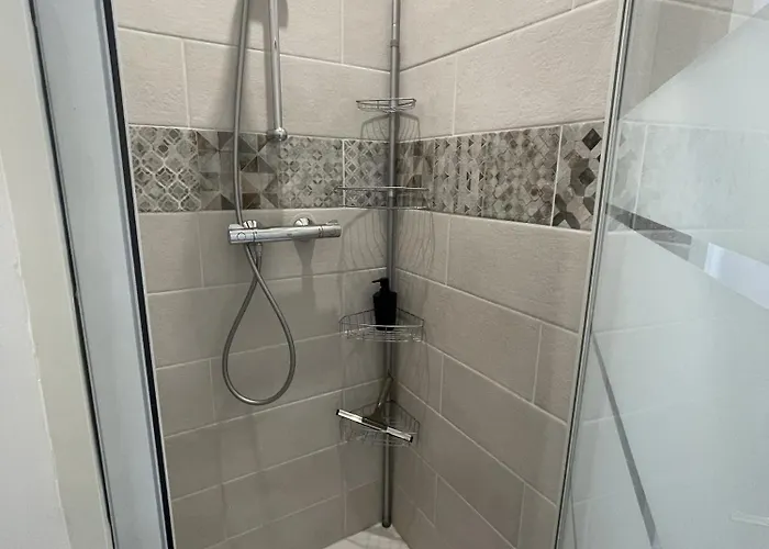 Au Repos De La Croix Rouge - Et équipés - Proche Gare *